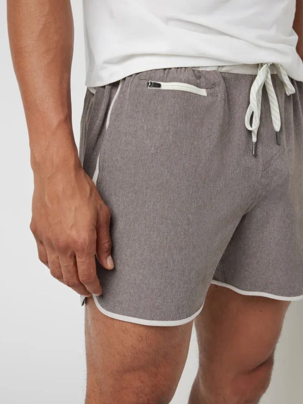 Vuori Men's Bank Shorts - Large - Picture 7 of 8